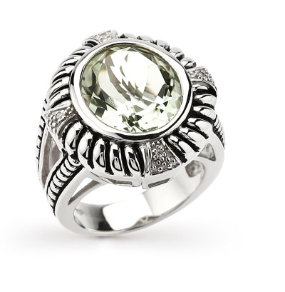 Фото «Серебряное кольцо с фианитами и аметистом»