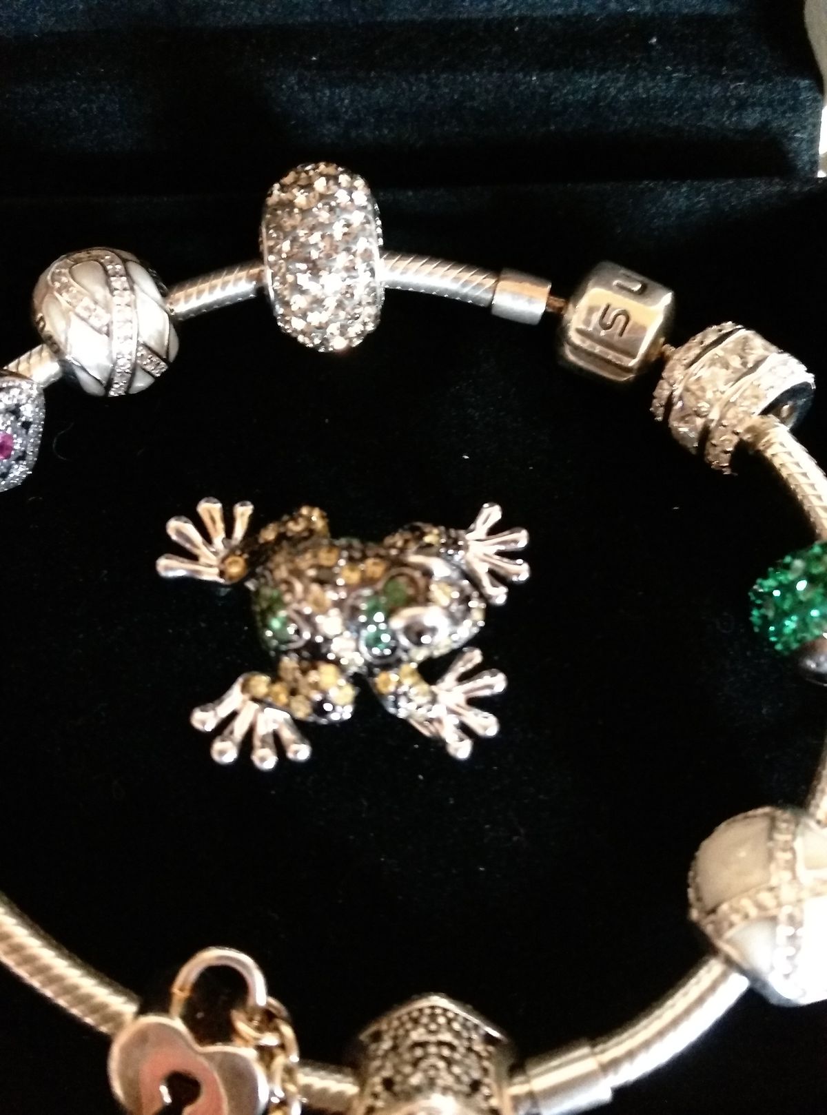 Серебряная брошь с фианитами SUNLIGHT: белое серебро 925 пробы, фианит ...